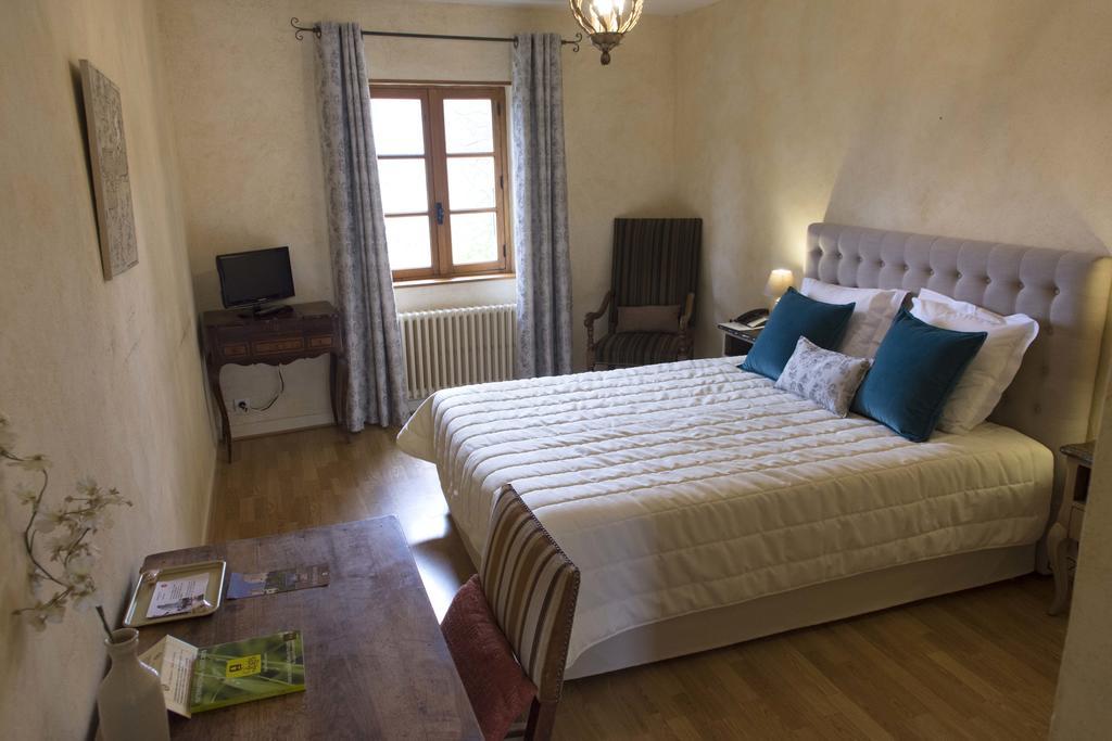 Logis Hotel Les Hospitaliers 르포엣라발 외부 사진