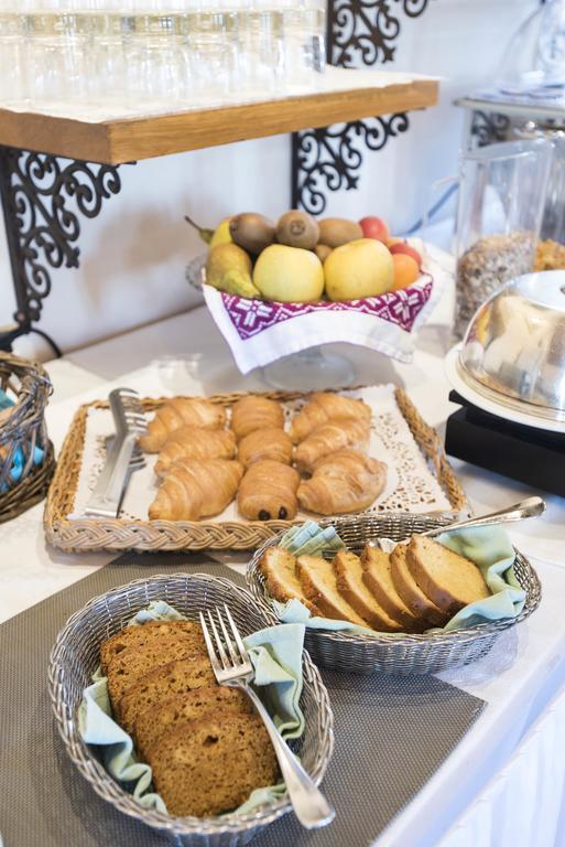 Logis Hotel Les Hospitaliers 르포엣라발 외부 사진