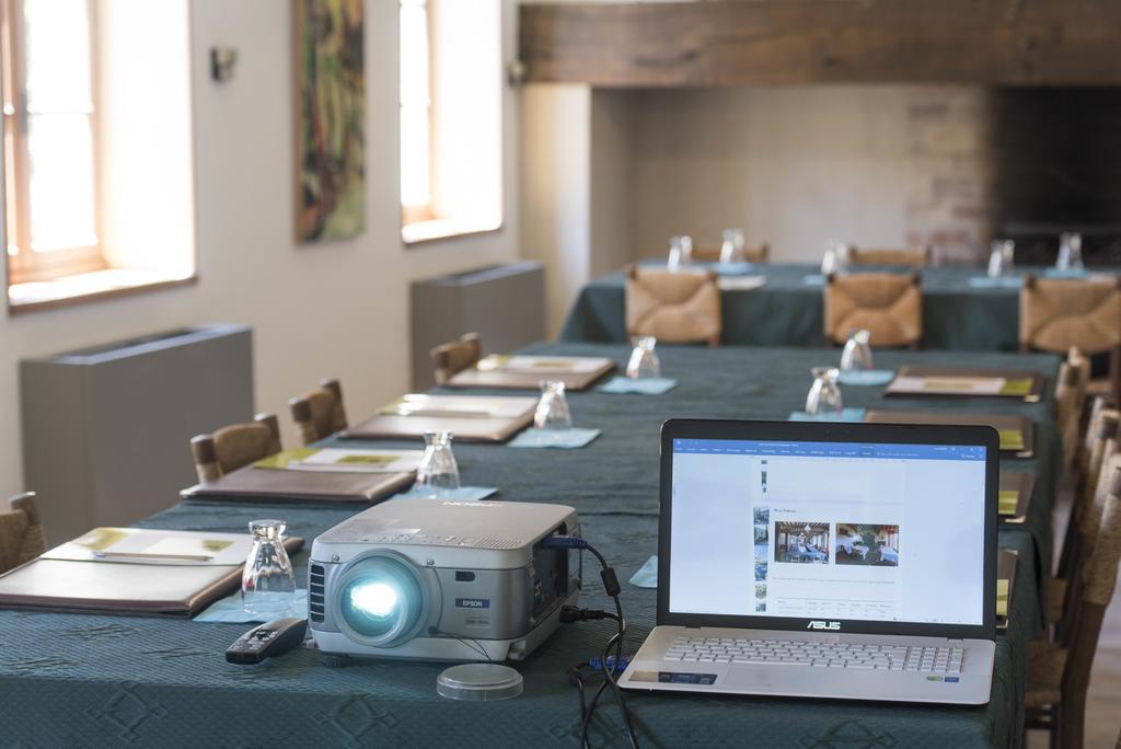 Logis Hotel Les Hospitaliers 르포엣라발 외부 사진