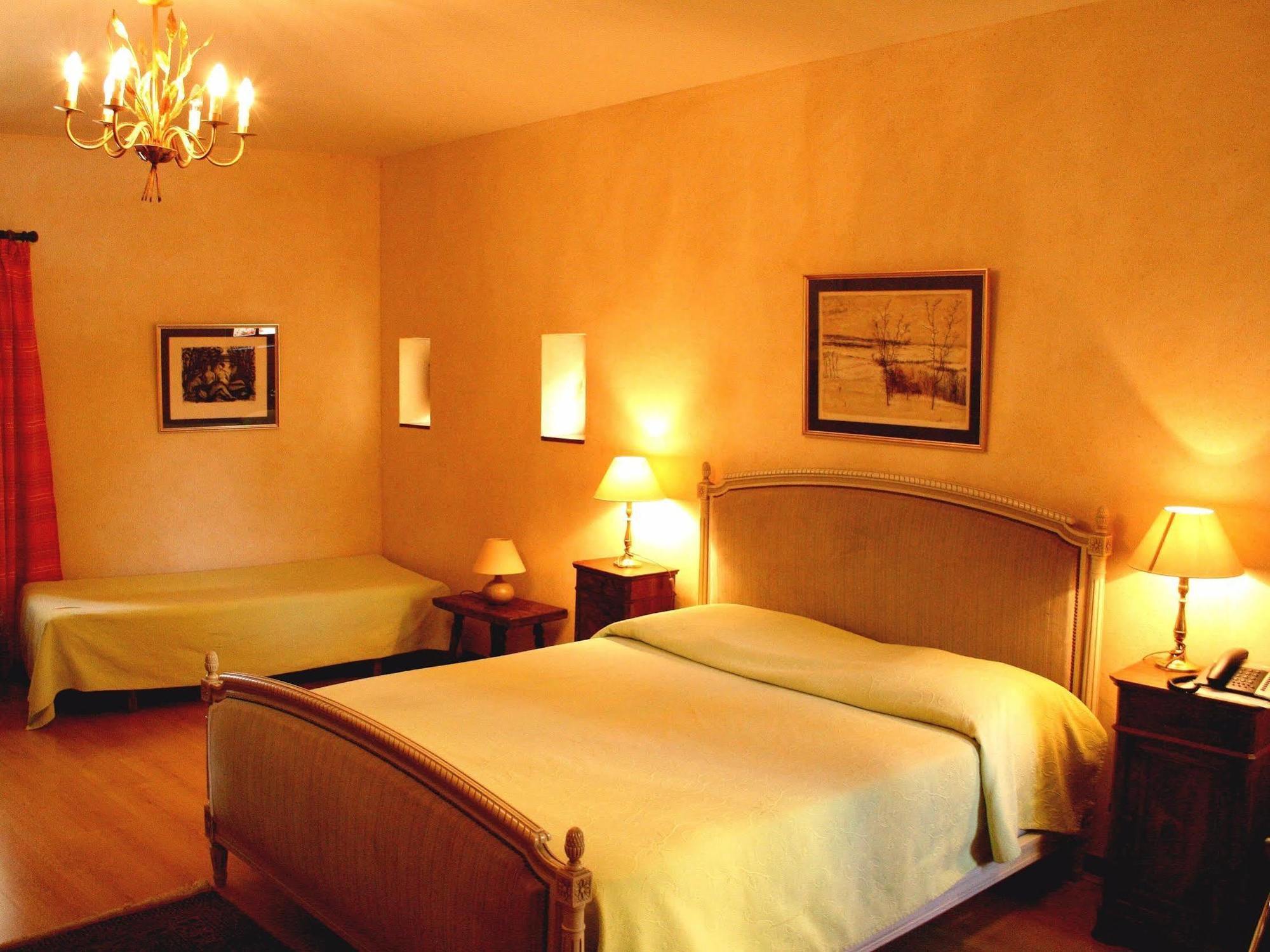 Logis Hotel Les Hospitaliers 르포엣라발 외부 사진